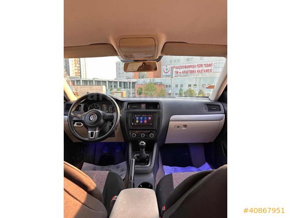 VOLKSWAGEN JETTA 1.6 TDI TRENDLİNE 2011 MODEL ( YENİ KASA )