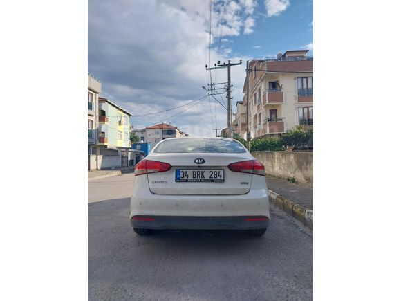 Sahibinden Kia Cerato 1.6 CRDi Prestige 2018 Model Kocaeli 125.000 km Beyaz