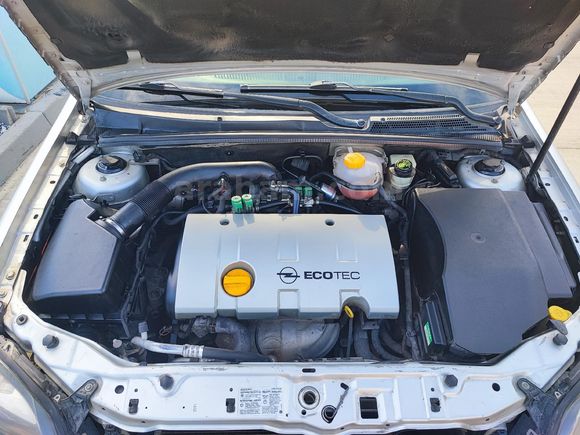 Sahibinden Opel Vectra 1.6 Design Edition 2005 Model  299.500 km Gri (Gümüş)
