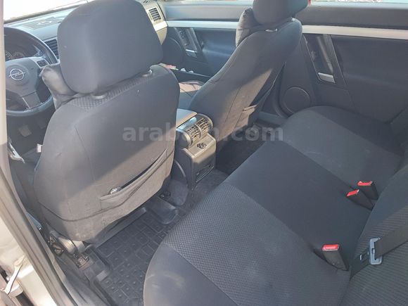 Sahibinden Opel Vectra 1.6 Design Edition 2005 Model  299.500 km Gri (Gümüş)