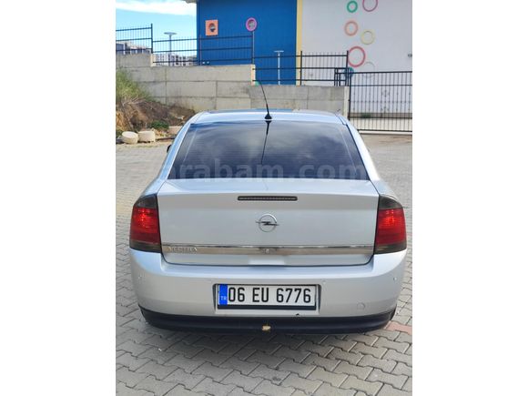 Sahibinden Opel Vectra 1.6 Design Edition 2005 Model  299.500 km Gri (Gümüş)