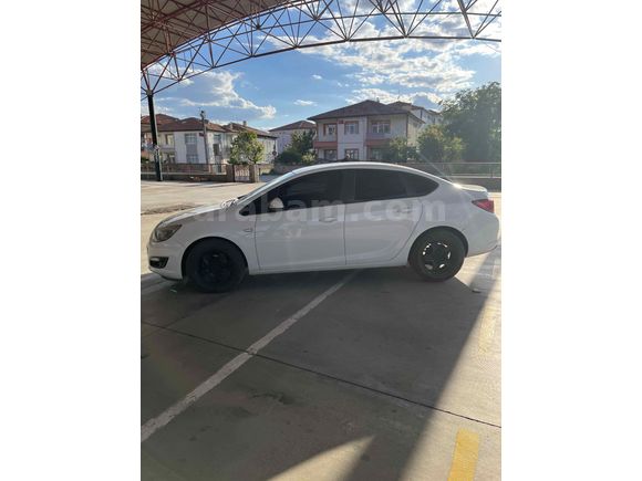 Sahibinden Opel Astra 1.6 Edition 2015 Model  53.000 km Beyaz