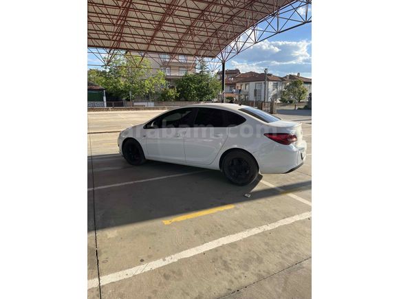 Sahibinden Opel Astra 1.6 Edition 2015 Model  53.000 km Beyaz