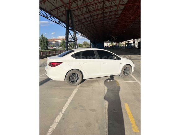 Sahibinden Opel Astra 1.6 Edition 2015 Model  53.000 km Beyaz