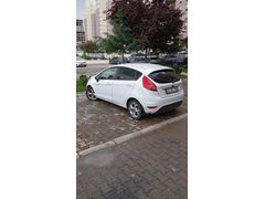 Memurdan temiz, değişensiz, hasar kayıtsız, 2 parça lokal boyalı, ağır bakımları yapılmış, masrafsız 2012 ford fiesta, fiyat düştü ilk gelen alır