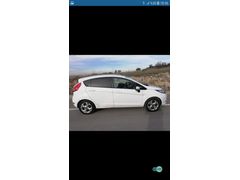 Memurdan temiz, değişensiz, hasar kayıtsız, 2 parça lokal boyalı, ağır bakımları yapılmış, masrafsız 2012 ford fiesta, fiyat düştü ilk gelen alır