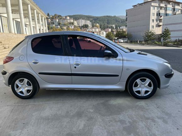 Sahibinden Peugeot 206 1.4 X-Line 2003 Model 