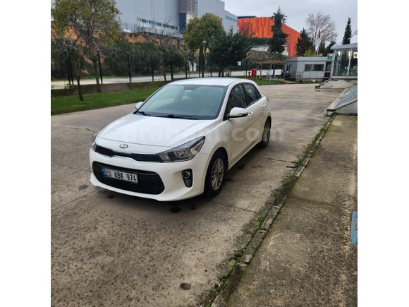 Sahibinden Kia Rio 1.4 CRDi Concept 2017 Model Kocaeli 99.500km Beyaz