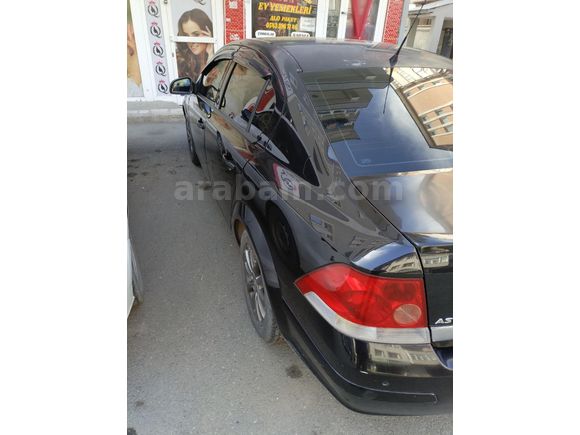 Sahibinden Opel Astra 1.6 Enjoy Plus 2011 Model  137.000 km Siyah