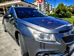 Sahibinden Chevrolet Cruze 1.6 Sport  otamatik vites 2012 model olup 2013 çıkışlıdır i