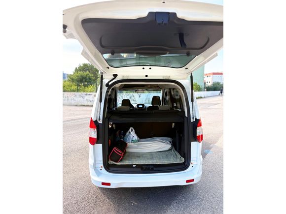OTOMOBİL RUHSATLİ ETİKETLERİ ÜZERİNDE