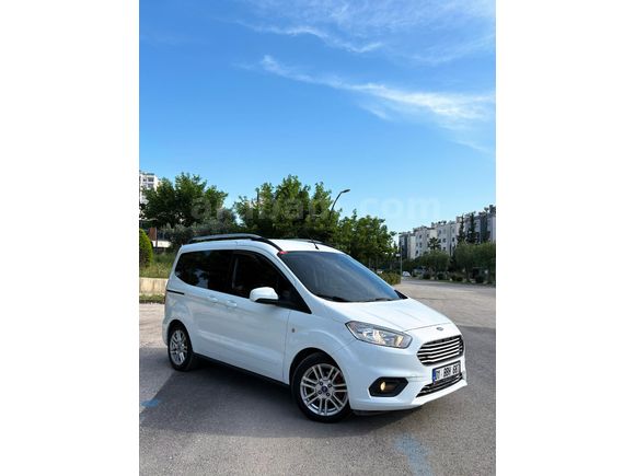 OTOMOBİL RUHSATLİ ETİKETLERİ ÜZERİNDE
