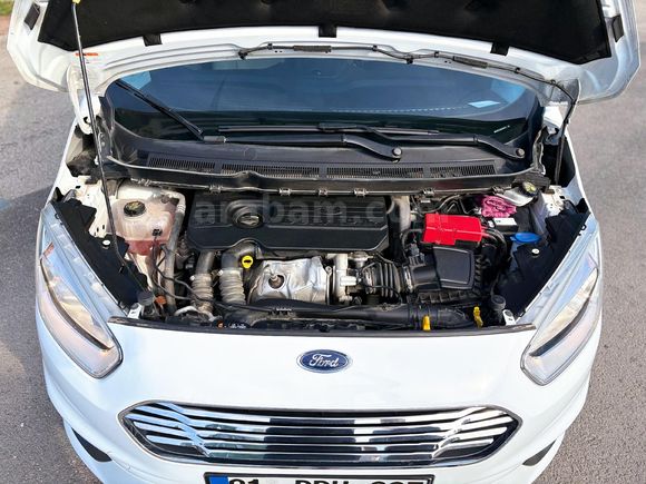 OTOMOBİL RUHSATLİ ETİKETLERİ ÜZERİNDE