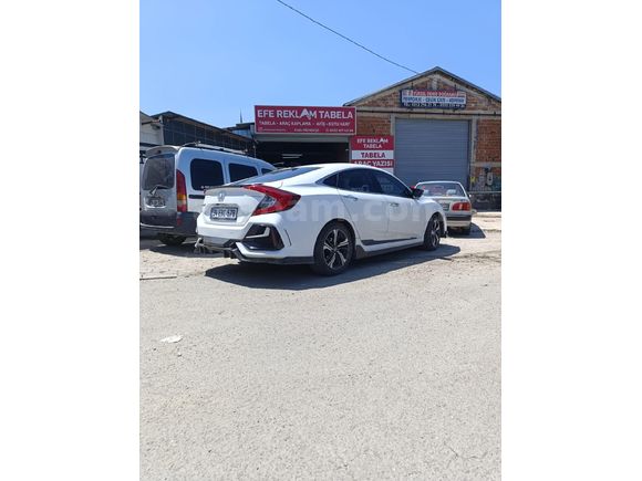 Sahibinden Honda Civic 1.6i VTEC Executive 2021 Model İstanbul 95.000 km Beyaz