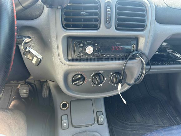 Sahibinden Renault Clio 1.4 RN 2000 Model 