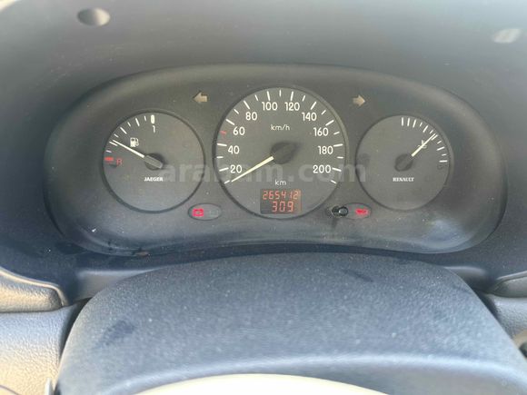 Sahibinden Renault Clio 1.4 RN 2000 Model 