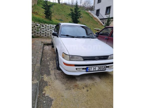 Sahibinden Toyota Corolla 1.6 XL 1993 Model otomobil ruhsatlı Doblo tipi 1.3 Multijet takas olur arkası geniş bagajlı bir araba alacağım için satıyoru
