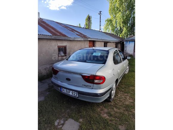 Sahibinden Renault Megane 1.6 RXi 2002 Model