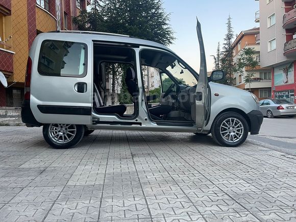 Sahibinden Renault Kangoo Multix 1.5 dCi Authentique 2004 Model 