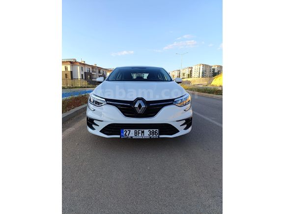 İLK SAHİBİNDEN HATASIZ 2026 MEGANE 2500 KM