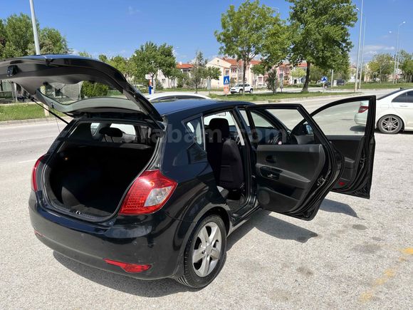 Sahibinden Kia Ceed 1.6 CRDi Motion 2011 Model 