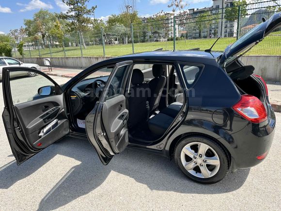 Sahibinden Kia Ceed 1.6 CRDi Motion 2011 Model 