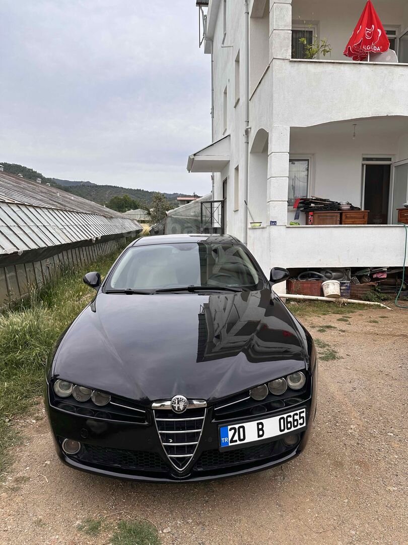 Sahibinden Alfa Romeo 159 1.9 JTD Distinctive 2006 Model Muğla 319.000 km Siyah 1