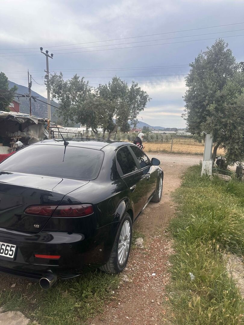 Sahibinden Alfa Romeo 159 1.9 JTD Distinctive 2006 Model Muğla 319.000 km Siyah 5