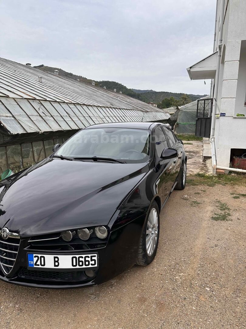 Sahibinden Alfa Romeo 159 1.9 JTD Distinctive 2006 Model Muğla 319.000 km Siyah 2