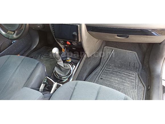 Sahibinden Renault Megane 1.6 Dynamique 2004 Model  145.500 km Gri