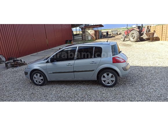 Sahibinden Renault Megane 1.6 Dynamique 2004 Model  145.500 km Gri