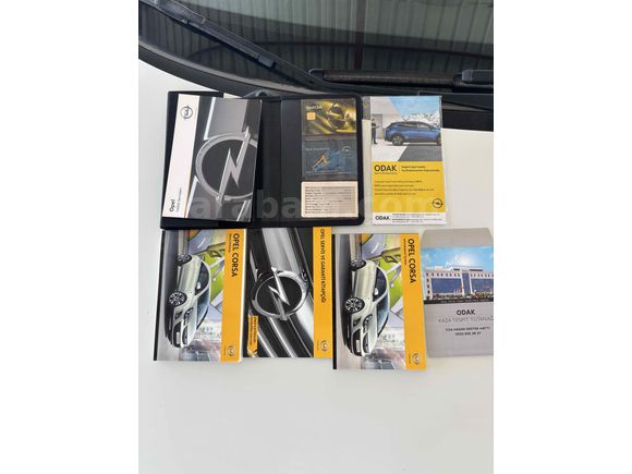 ECZACIDAN TEMİZ SATILIK  OTOMATİK OPEL CORSA