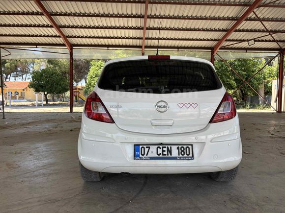 ECZACIDAN TEMİZ SATILIK  OTOMATİK OPEL CORSA
