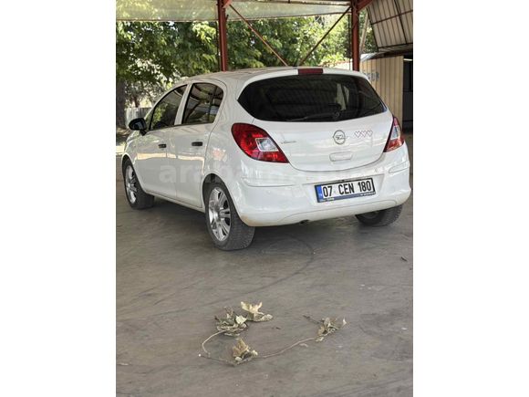 ECZACIDAN TEMİZ SATILIK  OTOMATİK OPEL CORSA