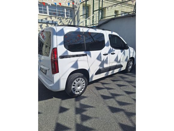 Sahibinden Opel Combo 1.5 CDTI Essential 2026 Model