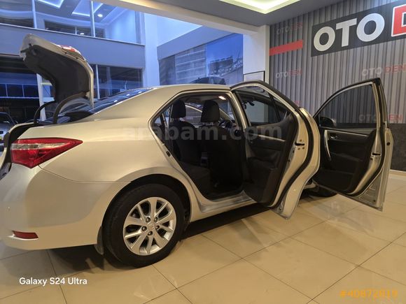2014 TOYOTA COROLLA 1.4D 4-D ADVANCE DEĞİŞENSİZ OTOMATİK