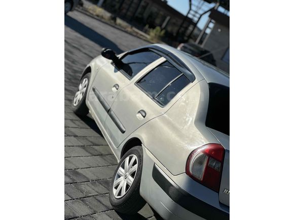 Sahibinden Renault Clio 1.4 Authentique 2005 Model 