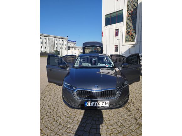 Sahibinden Skoda Octavia 1.5 e-Tec Elite 2022 Model  30.800 km Füme