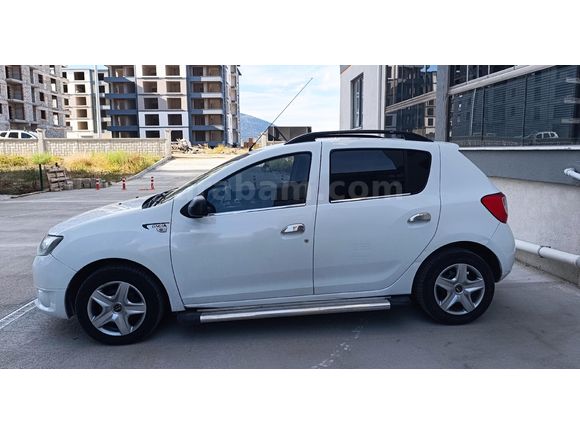 Öğretmenden temiz bakımlı ekstrali Dacia Sandero 1.2 Ambiance 2013 Model
