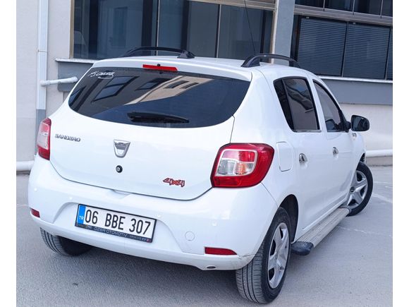Öğretmenden temiz bakımlı ekstrali Dacia Sandero 1.2 Ambiance 2013 Model