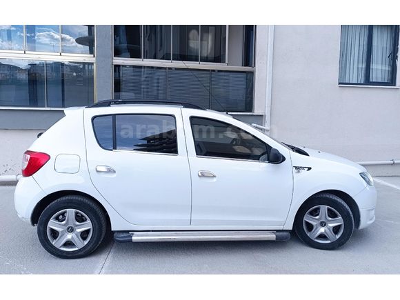 Öğretmenden temiz bakımlı ekstrali Dacia Sandero 1.2 Ambiance 2013 Model