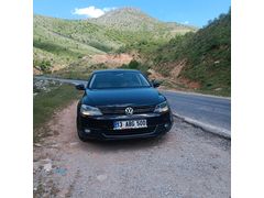 Sahibinden DEĞİŞENSİZ 1 PARÇA BOYALI Volkswagen Jetta 1.6 TDi Highline 2012 Model