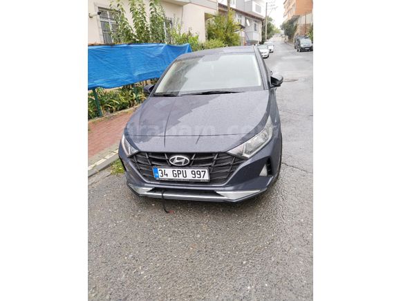 Sahibinden Hyundai i20 1.4 MPI Style 2023 Model Kocaeli 22.000 km Füme