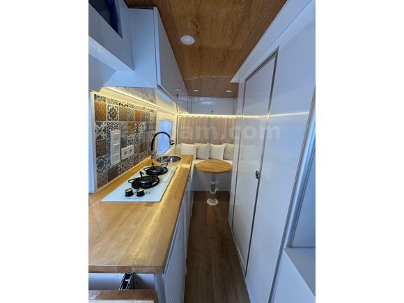 İç dizaynı emsalsiz Motokaravan 