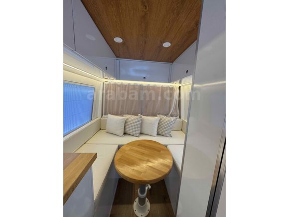 İç dizaynı emsalsiz Motokaravan 