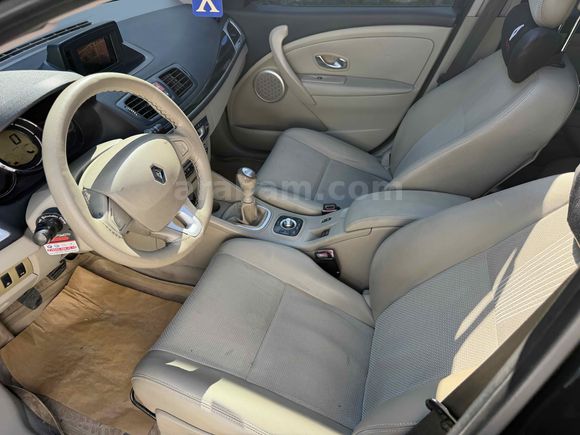 Sahibinden Renault Megane 1.5 dCi Sport Tourer Privilege 2010 Model 