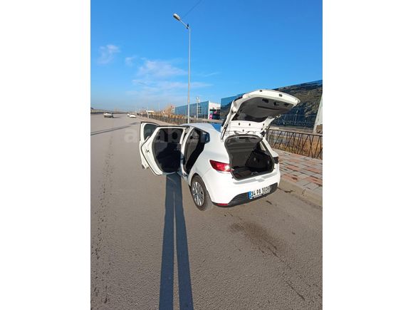 Temiz Sorunsuz Renault Clio 1.5 dizel 2015 Model  95.000 km