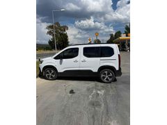 Sahibinden Peugeot Rifter 1.5 BlueHDI GT 2023 Model İstanbul 100.000 km Beyaz
