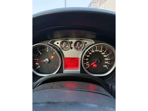 Sahibinden Ford Focus 1.6 TDCi Trend 2011 Model  Beyaz
