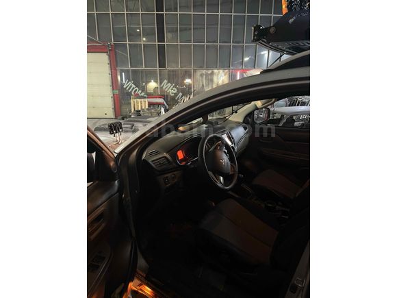Sahibinden Mitsubishi L 200 4x4 Storm 2016 Model 
